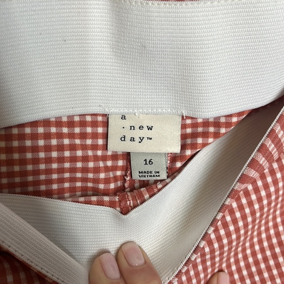 A new day capri long pants size 16 orange and white checker print NWOT - Picture 3 of 5